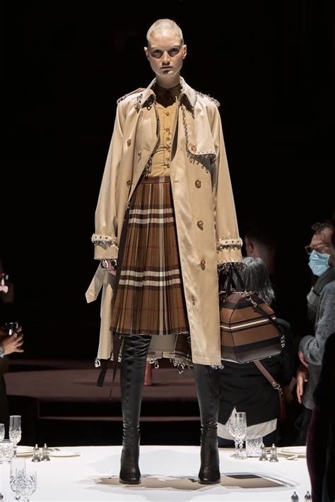 burberry 2022 runway|burberry models photos.